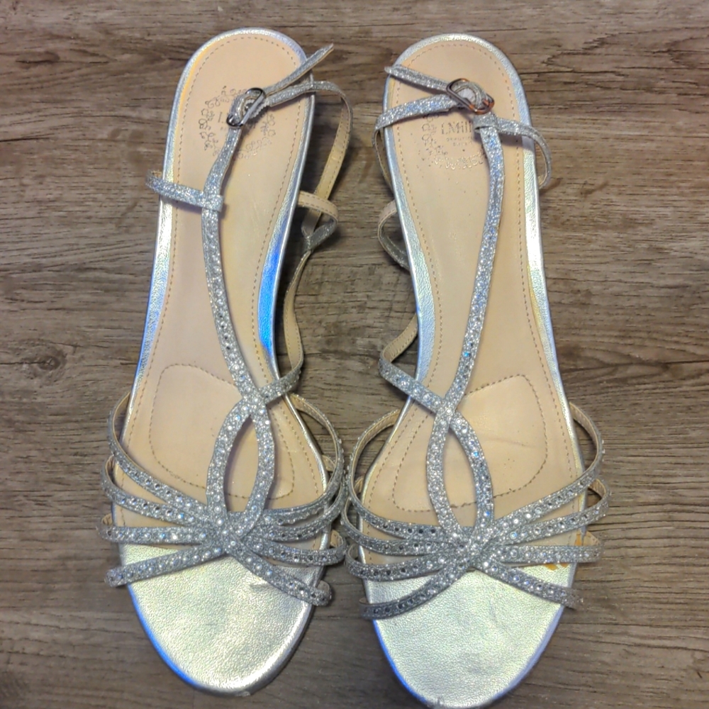 I.Miller beautiful shoes size 8 silver strap mini heels